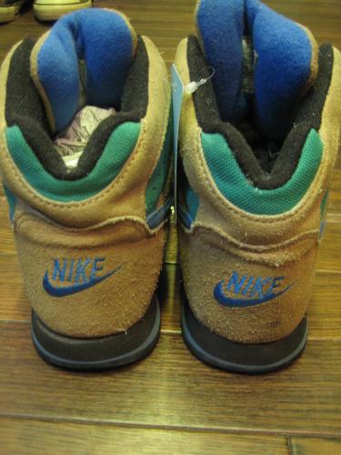 USED NIKEトレッキングシューズ